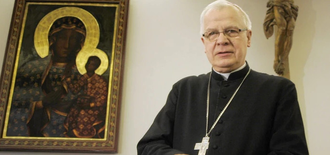 Mons. Michalik: Polonia sufre un ataque de Satanás por su devoción a la Virgen María