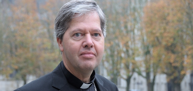 Mons. Mutsaerts abandona el proceso sinodal tras calificarlo de vil y de ser una nueva torre de Babel