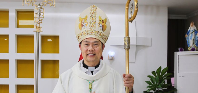 La dictadura china detiene al obispo Zhumin para que no acuda al funeral de un sacerdote muy querido por los fieles