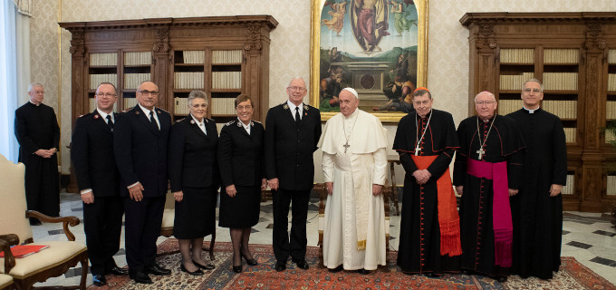 El Papa dice que la primera lección de ecumenismo la recibió siendo niño de los miembros del Ejército de Salvación