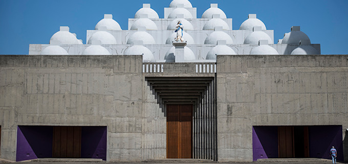 Grupos afines al rgimen de Ortega asaltan la Catedral de Managua y agreden a un sacerdote y una religiosa