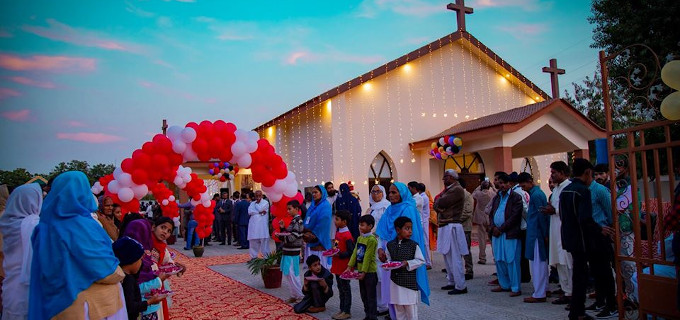 El ejrcito de Pakistn costea las obras de restauracin de una parroquia catlica en Karachi