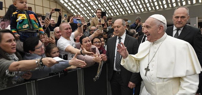 Francisco: Pablo nos ensea a vivir las pruebas abrazndonos a Cristo