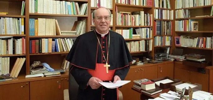 El cardenal Giovanni Battista Re, nuevo decano del Colegio cardenalicio