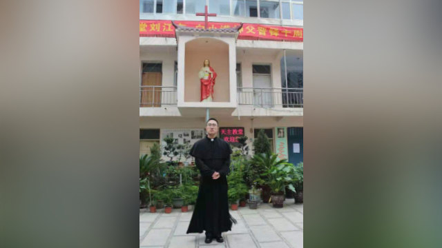Otro sacerdote chino expulsado por desobedecer al Partido Comunista