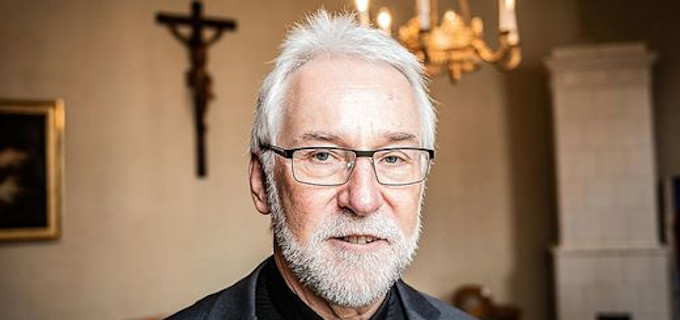 Un obispo austriaco se estrena en televisión pidiendo el fin del celibato obligatorio