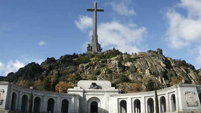 Expulsar a los benedictinos del Valle de los Cados por decreto, nueva medida del Gobierno