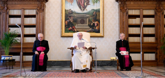 Francisco: la oracin es el refugio del hombre ante la oleada de maldad que crece en el mundo