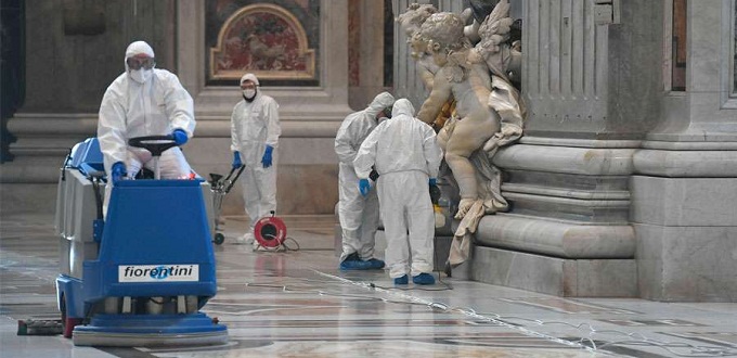 El Vaticano desinfecta las Basílicas Papales para prevenir contagios de coronavirus
