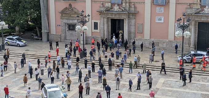 Polmica en Valencia por sacar unos instantes la imagen de la Virgen de los Desamparados