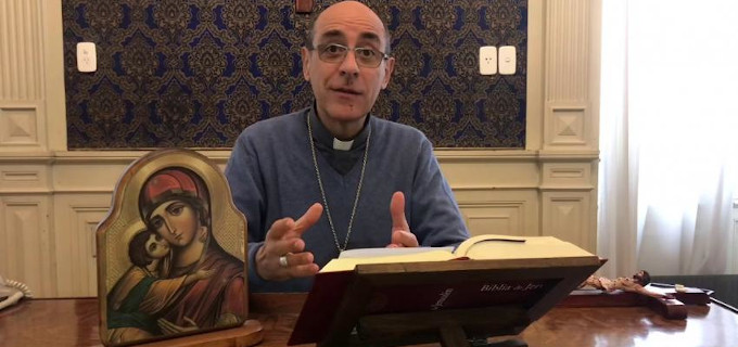 El arzobispo de la Plata pide que no se den todos los temas del programa de catequesis para no agobiar a los niños