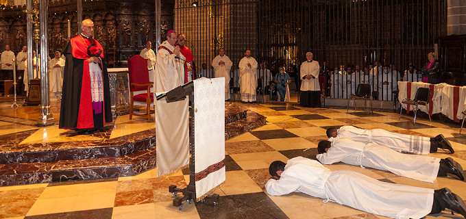 El sacerdote a la medida del corazn de Cristo