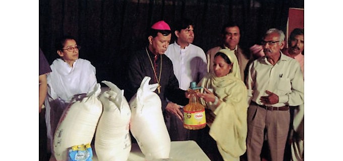 Obispos de Pakistn piden ayuda urgente para ms de cinco mil familias cristianas