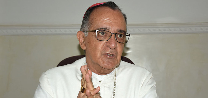 Mons. Vlez Isaza acusa al gobierno colombiano de ignorancia o mala fe por mantener los templos cerrados