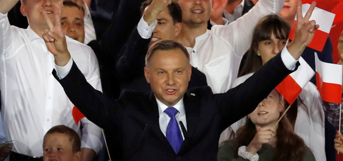 Duda ser presidente de Polonia otros cinco aos