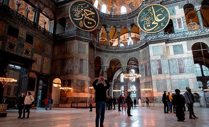 En quince días se decide si la Basílica de Santa Sofía en Estambul se convierte en mezquita