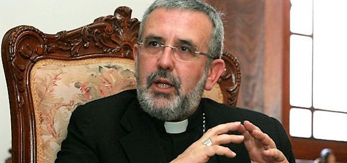 El arzobispo de Arequipa acusa al gobierno de Per de violar la dignidad de los peruanos al decretar el cierre de templos