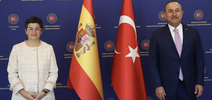 El ministro de exteriores turco le aclara a su homóloga española que en Santa Sofía solo podrán rezar musulmanes
