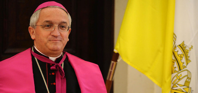 El Nuncio en Francia se presta a recibir a las mujeres que piden ser diaconisas, sacerdotisas y obispas