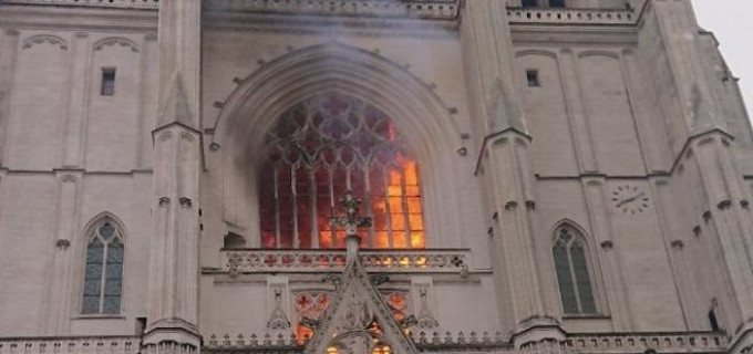 Ponen en libertad al hombre arrestado por el incendio de la Catedral de Nantes