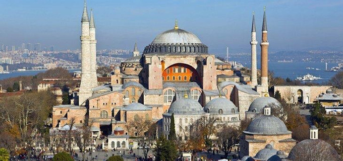 Santa Sofía sufre un acto vandálico y el gobierno turco le resta importancia