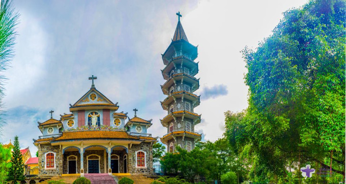 Fuerzas gubernamentales amenazan y acosan a los monjes del monasterio benedictino vietnamita de Thien An en Hue