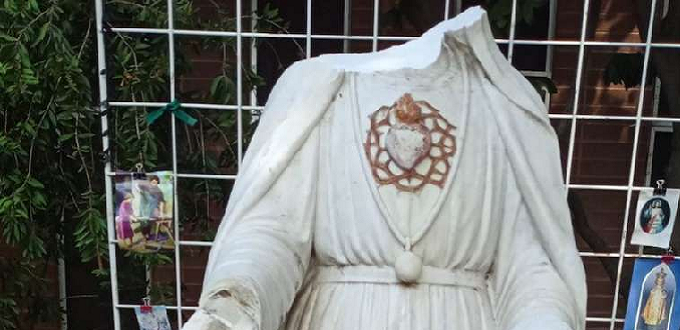 Parroquia de California pide rezar por el vándalo que decapitó un estatua de la Virgen