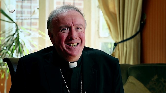 Mons. Egan: «Regresad! Volved a Misa!»