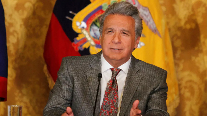 Lenin deja la presidencia de Ecuador retirando la subvencin pblica a la escuela catlica