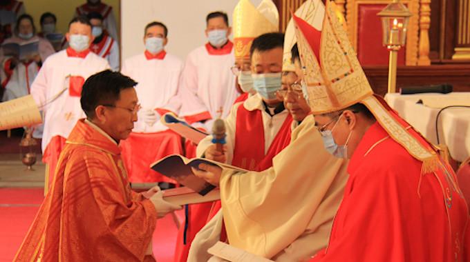 Se ordena un obispo fiel a la dictadura comunista tras la renovación del pacto entre la Santa Sede y China