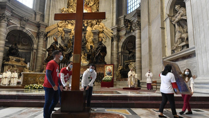 Francisco: Queridos jvenes: Griten con sus vidas que Cristo vive y reina!