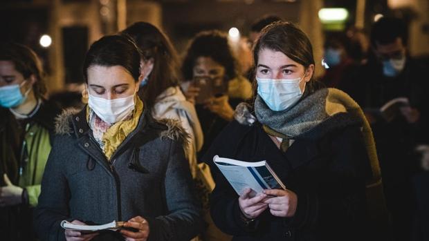 Catlicos franceses vuelven a manifestarse para reclamar su derecho a asistir a Misa