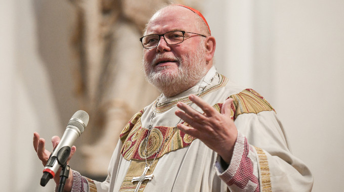 El cardenal Marx se pregunta por qué la Iglesia no puede tener sacerdotes no célibes