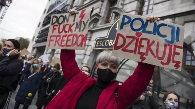Detenidos varios manifestantes proabortistas en Varsovia