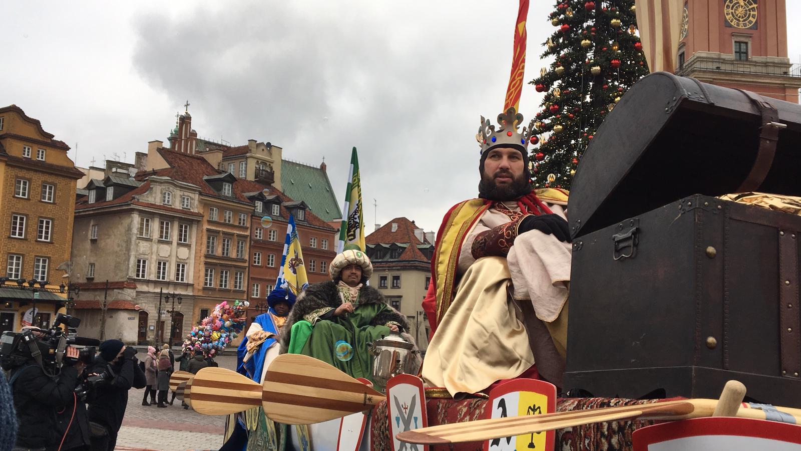 Cientos de mini procesiones de los Reyes Magos en Polonia a pesar de la pandemia