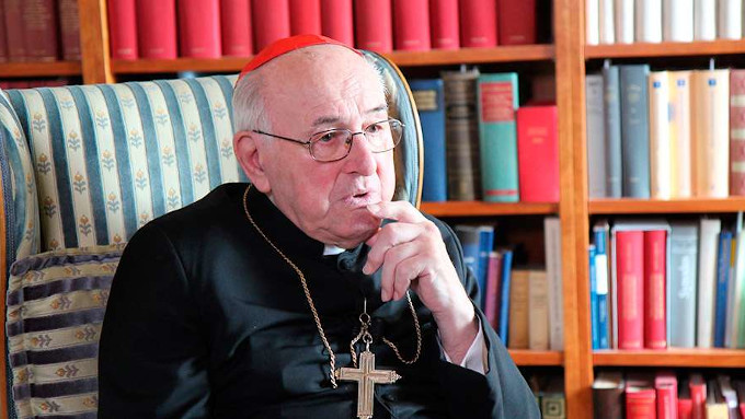 Brandmuller: «El cristiano que no quiera perder la orientación tiene una brújula confiable en el Catecismo de la Iglesia católica»