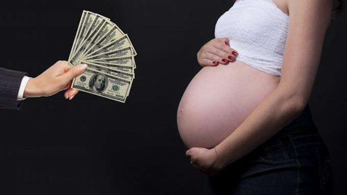 Nueva York permitirá comprar con dinero a las mujeres para «incubar» niños