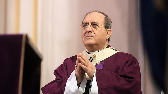 Mons. Asenjo se despide de sus sacerdotes y fieles: Acepto lo que el Seor ha permitido en mi vida y lo ofrezco por la Iglesia