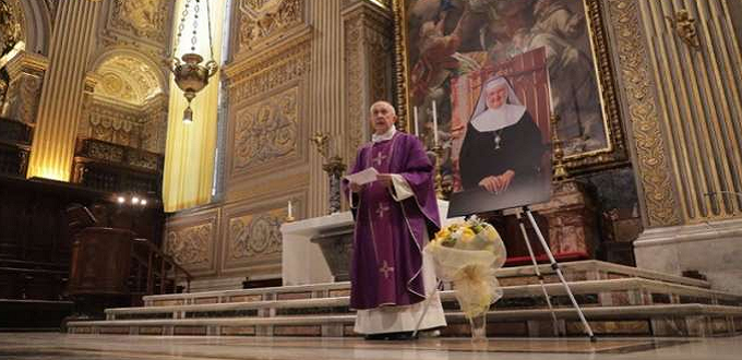 Cardenal elogia la creatividad extraordinaria de la Madre Anglica