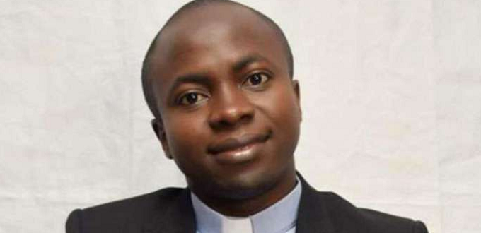 La diócesis católica de Nigeria insta a orar por la pronta liberación del sacerdote secuestrado