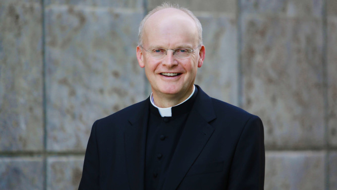 El obispo de Essen no tomará medida alguna contra los sacerdotes que bendigan uniones homosexuales