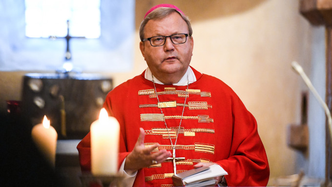 Obispo alemán pide que se acepte la diversidad en la Iglesia y que se trate sinodalmente la bendición de parejas homosexuales