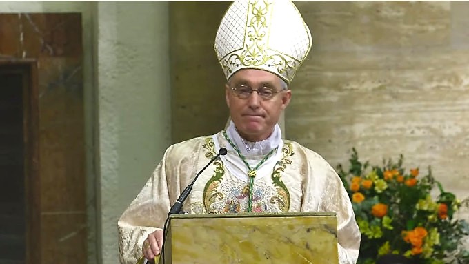 Mons. Ganswein: «Da pena cuando un sacerdote o un obispo no anuncia el Evangelio sino sus propias opiniones o ideas»