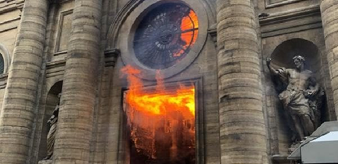 En Francia se pierde un lugar de culto cristiano cada dos semanas