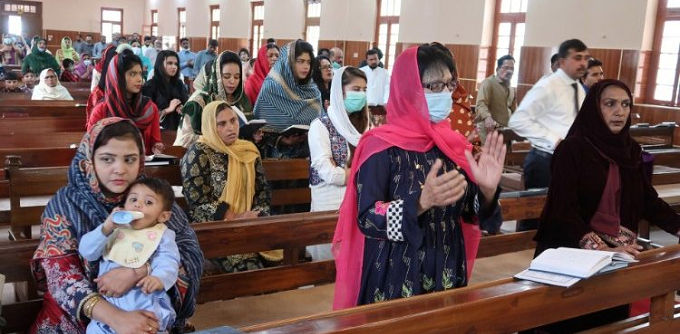 Tribunal Superior de Pakistn anula la pena de muerte a una pareja cristiana acusada de cometer blasfemia