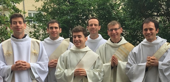 130 ordenaciones sacerdotales en Francia para este ao