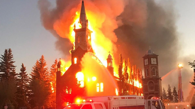 Oleada de incendios provocados en iglesias de Canadá