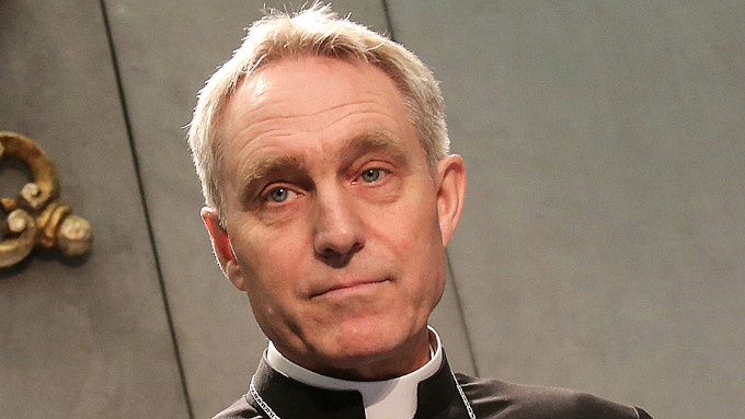 Mons. Gänswein: no hay una política cristiana sino cristianos que llevan sus valores a la política