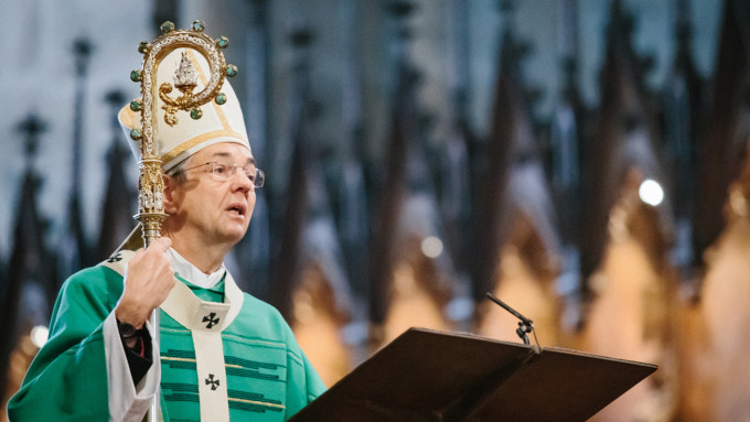 Mons. Schichk pide reducir la Iglesia como institucin «a lo necesario»