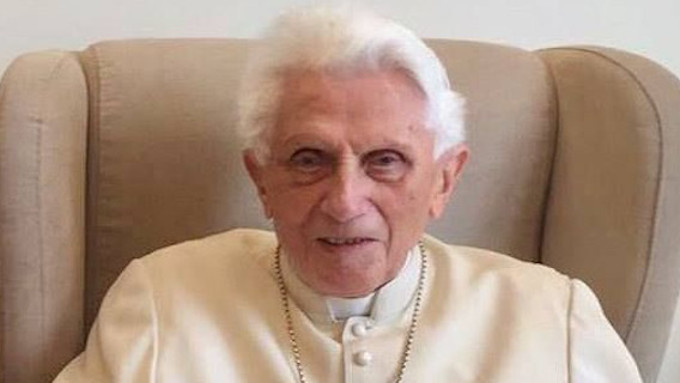 Benedicto XVI logra descansar y est absolutamente lcido y estable dentro de su gravedad